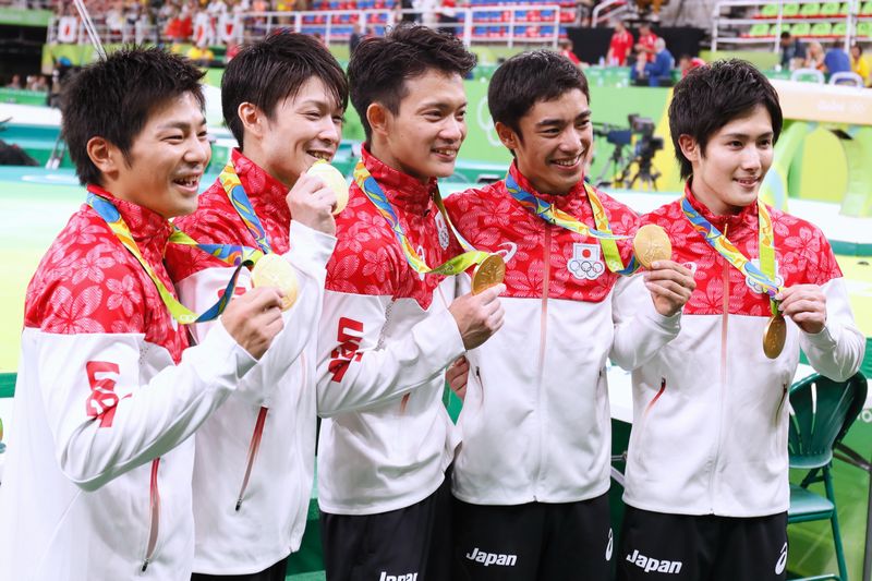 オリンピックで金メダルを取得した日本の体操選手団